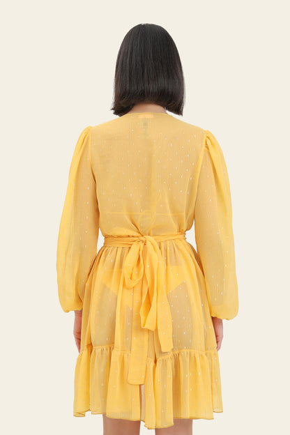 Charlotte Esmeralda - Corto