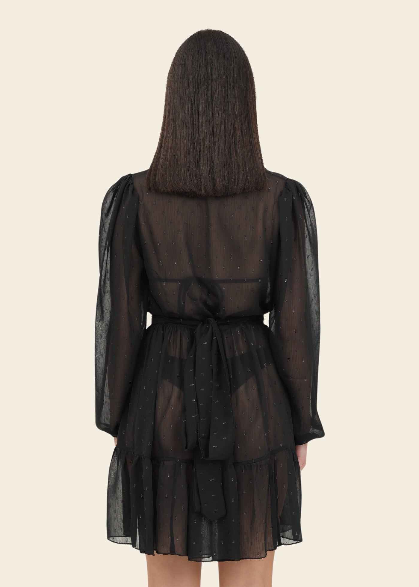 Charlotte Negro - Corto